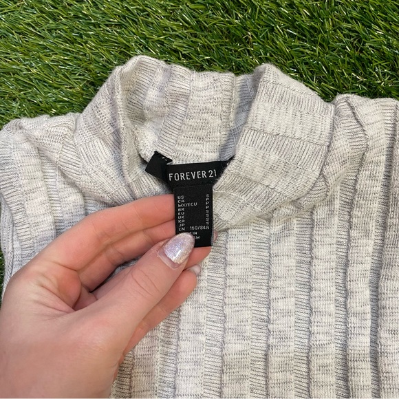 Gray Knit/Ribbed Forever 21 Mock Neck Top - Picture 6 of 6